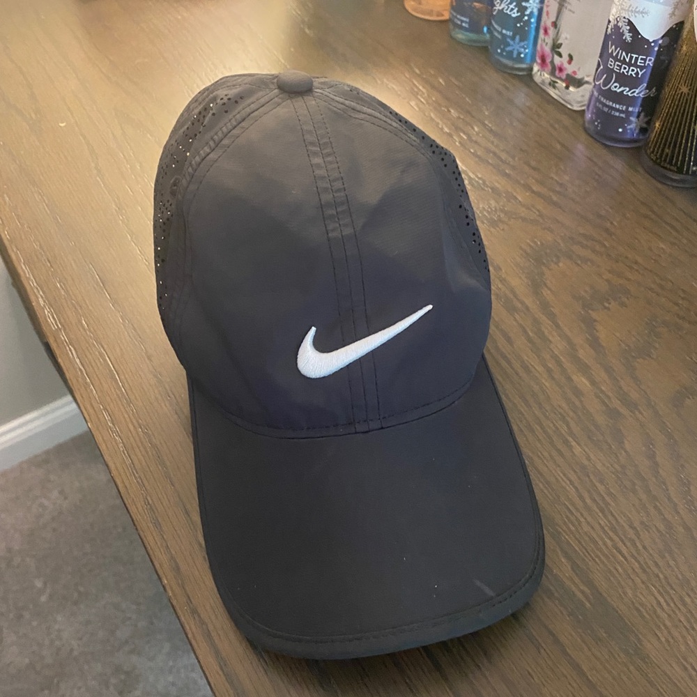 Women’s Nike hat